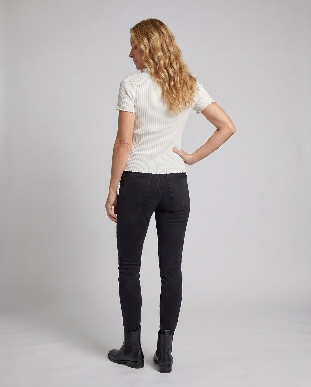 Product 15627231822154 - back_view