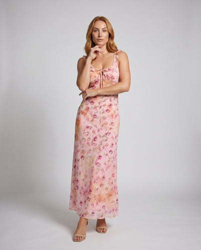 Damen Maxikleid mit zarten floralen Mustern und verspieltem Design