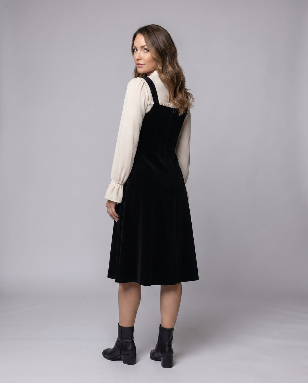 Product 15627245486410 - back_view