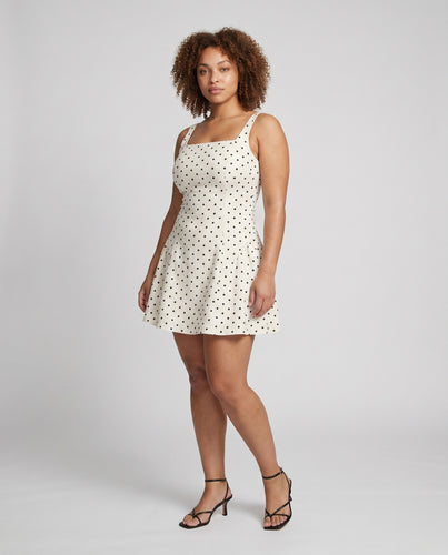 Damen Minikleid mit schulterfreiem Design und verspielten Punkten