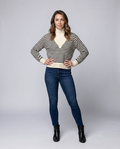 Damen Oversized Strickpullover mit V-Ausschnitt und maritimen Streifen