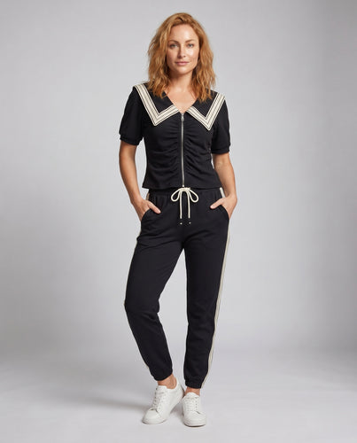 Damen sportliches Jogginganzug mit maritimen Kragen und seitlichen Streifen
