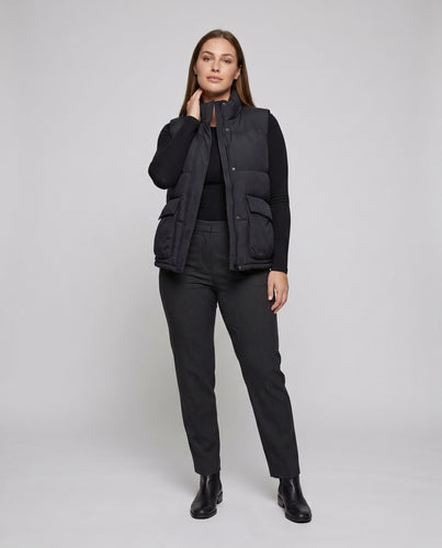 Damen Steppweste mit hohem Kragen und praktischen Taschen