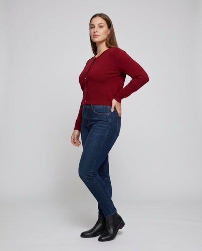 Damen Strickjacke mit feinen Knopfdetails und subtiler Struktur