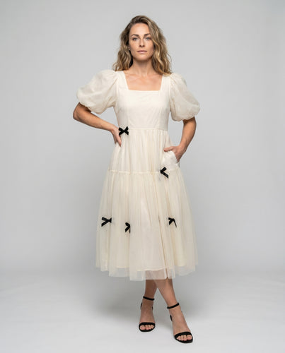Damen voluminöses Midi-Kleid mit Puffärmeln und zarten Schmetterlingsdetails