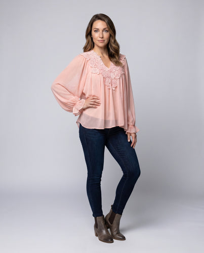 Damen Bluse mit romantischem Spitzendetail und weiten Ärmeln