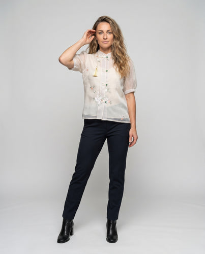Damen elegante Bluse mit floralen Stickereien und modischem Kragen