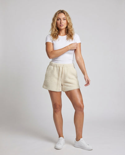 Damen luftige Shorts aus weichem, kuscheligem Material