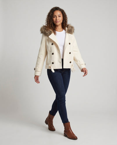 Damen Elegante Teddyjacke mit kontrastierenden Knopfdetails und klassischem Schnitt