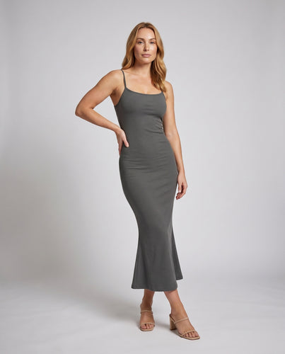 Damen Elegantes Maxikleid mit schmalen Spaghetti-Trägern und stilvollem Schnitt