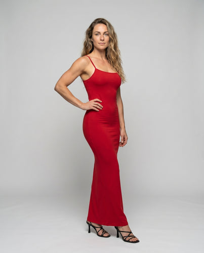Damen figurbetontes Abendkleid mit schmalen Trägern und raffiniertem Schnitt