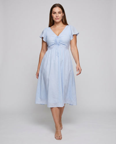 Damen Fließendes Sommerkleid mit zarten Rüschen und dekorativem Bindeband