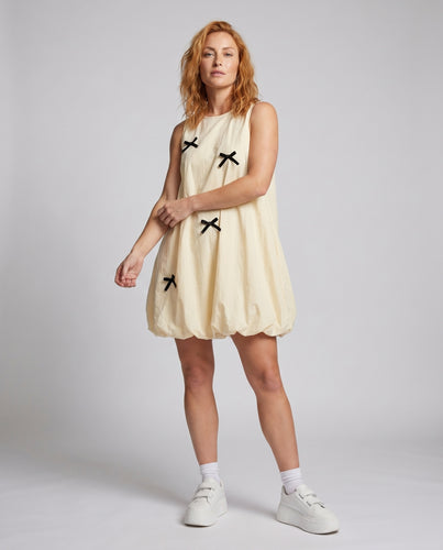 Damen Freizeitkleid mit verspielten Schleifendetails