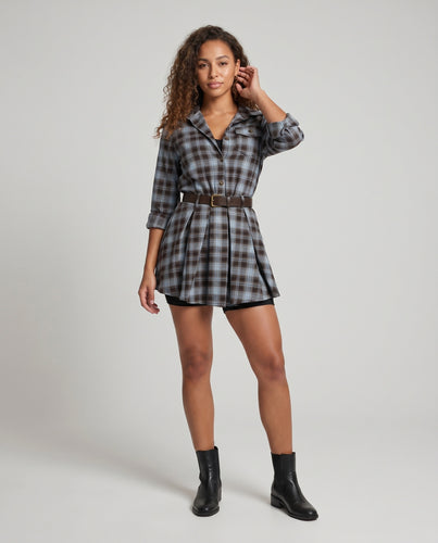 Damen Hemdblusenkleid mit karierter Struktur und elegantem Gürtel