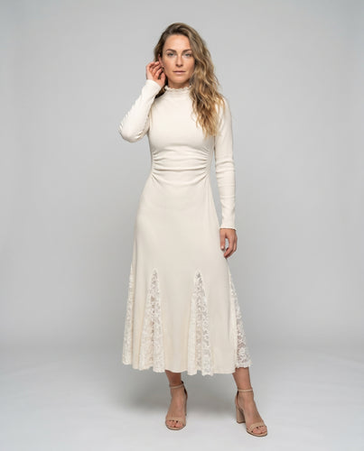 Damen Kleid mit raffinierten Spitzenakzenten und elegantem Faltendesign
