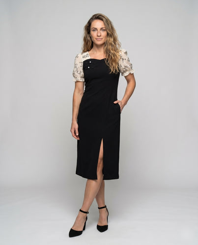 Damen Kleid mit transparenten Puffärmeln und seitlichem Schlitz