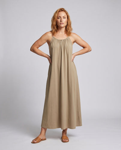 Damen lässiges Maxikleid mit schmalem Ausschnitt und voluminösem Schnitt