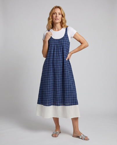Damen Maxikleid aus leichtem Baumwollstoff mit kariertem Design und schwingendem Rock
