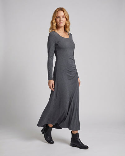 Damen Maxikleid mit asymmetrischem Saum und eleganter Raffung