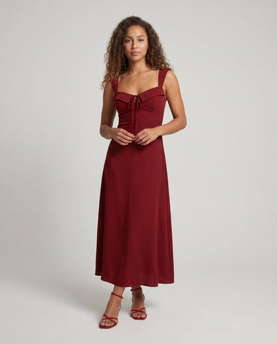 Damen Maxikleid mit tiefem Herz-Ausschnitt und eleganten Rüschendetails