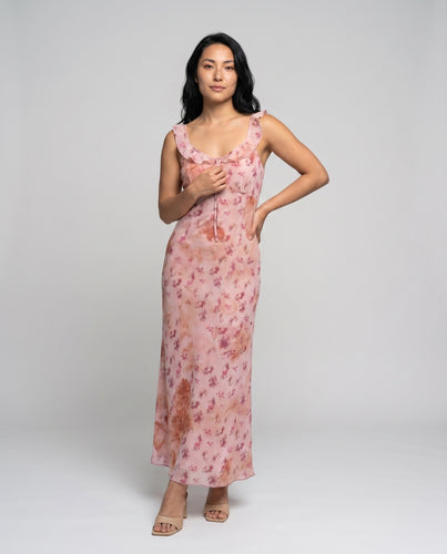 Damen Maxikleid mit zarten Rüschen und floralem Design