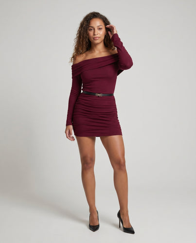 Damen Off-Shoulder Minikleid mit figurbetontem Schnitt und eleganter Raffung