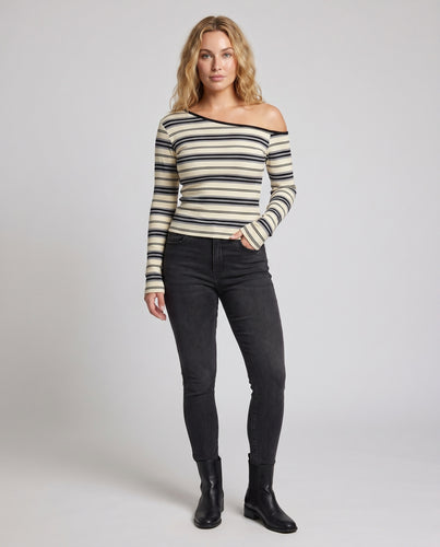 Damen Off-Shoulder Strickoberteil mit modernen Streifen