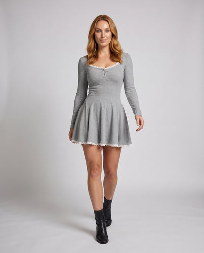 Damen Rockabilly Minikleid mit niedlichem Latz und langen Ärmeln