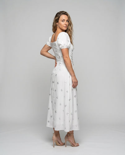 Damen Trachtenkleid mit Puffärmeln und romantischen Blumenstickereien