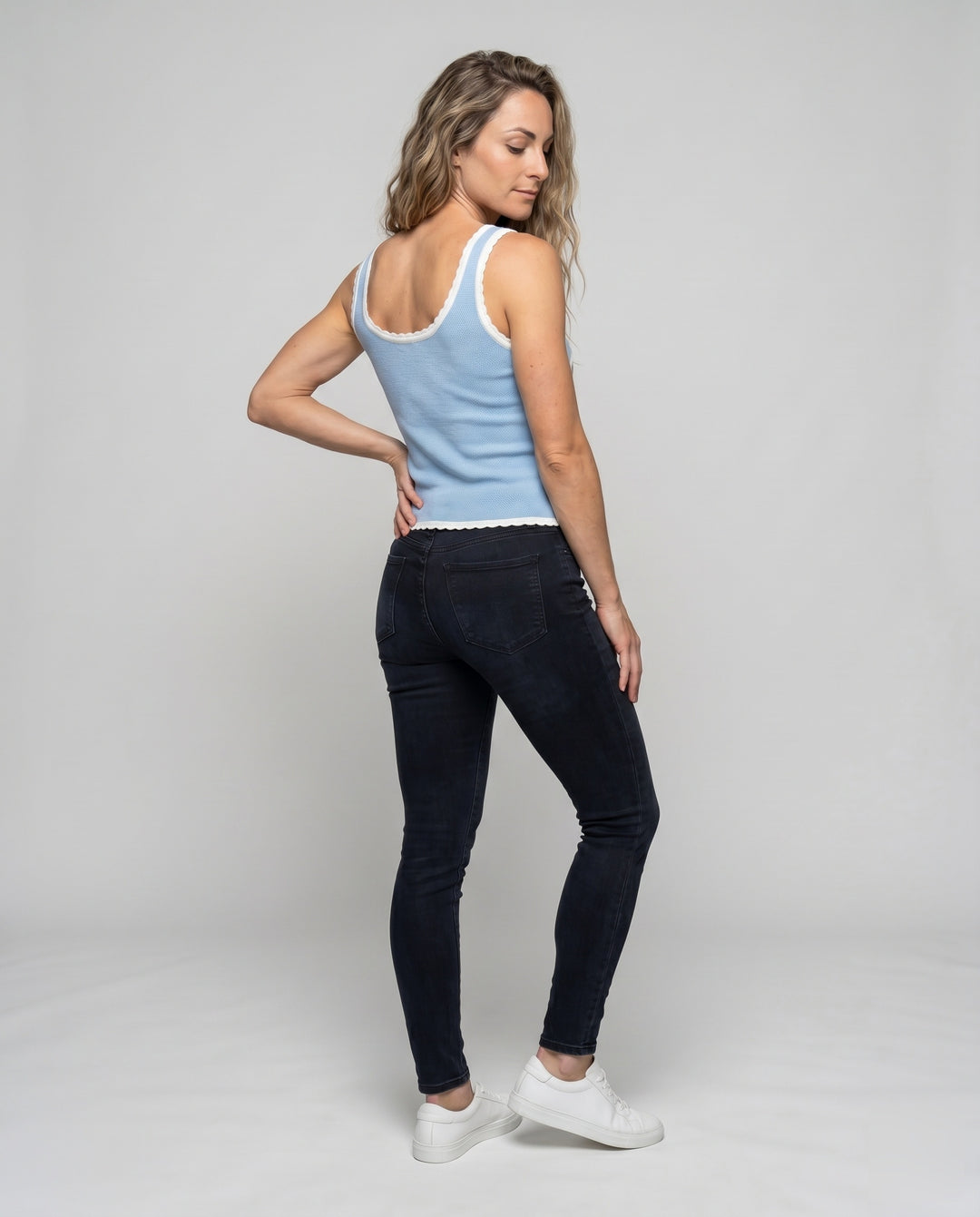Product 15634913100106 - back_view