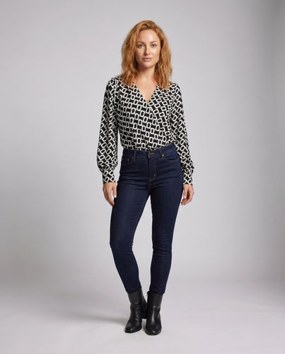 Damen Bluse mit auffälligem geometrischem Muster und lässigem Schnitt