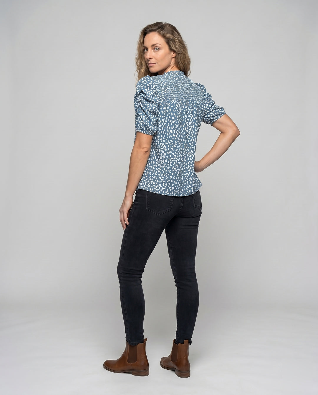 Product 15634915787082 - back_view