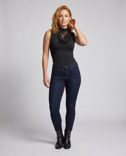 Damen Body mit detailliertem Spitzenbesatz und elegantem Kragen