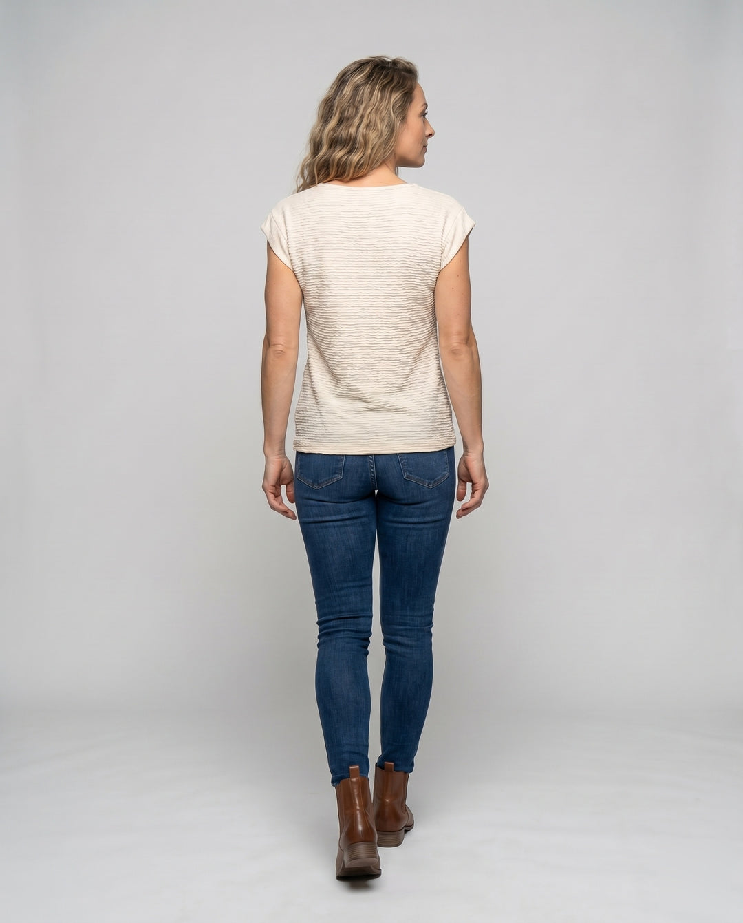 Product 15634921029962 - back_view