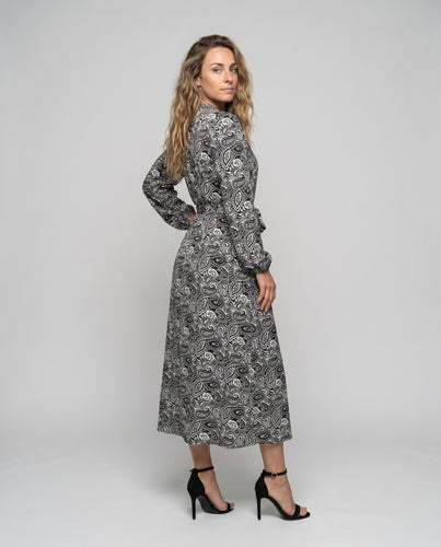 Damen elegantes Maxikleid mit charaktervollem Paisleymuster