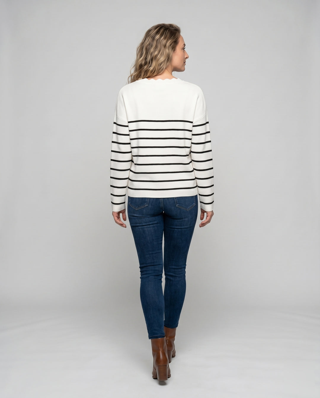 Product 15634923487562 - back_view