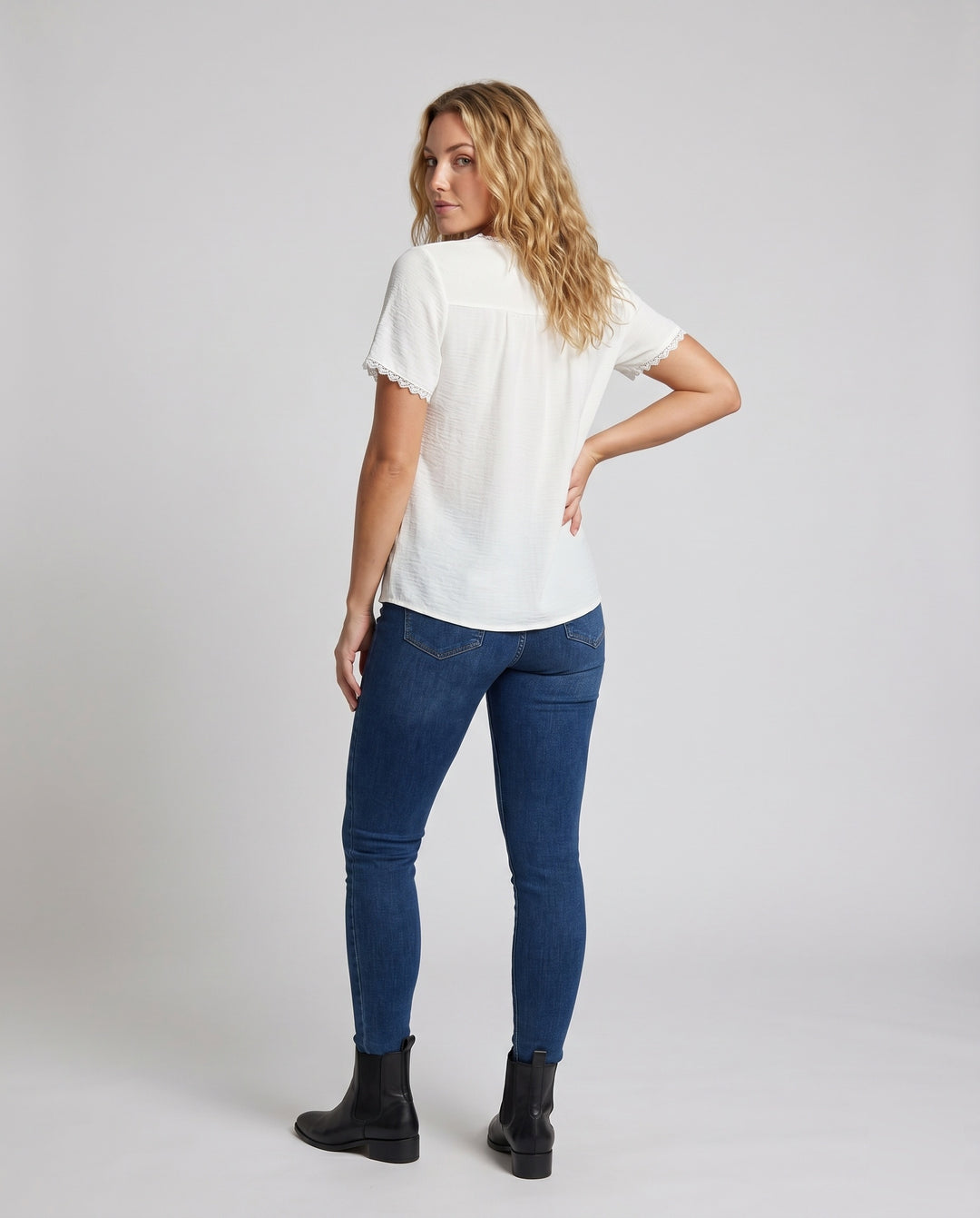 Product 15634934202698 - back_view