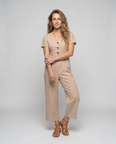 Damen luftiger Jumpsuit mit knopfverzierten und taillierten Details