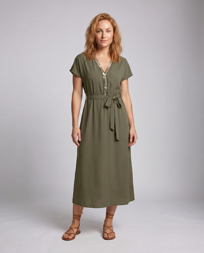 Damen Maxi-Kleid mit schickem Taillengürtel und elegantem Knopfdesign
