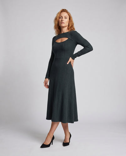 Damen Maxikleid mit asymmetrischem Saum und eleganten Cut-Out-Details