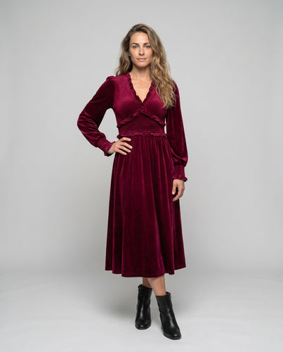 Damen Maxikleid mit elegantem Rüschendesign und schimmerndem Stoff