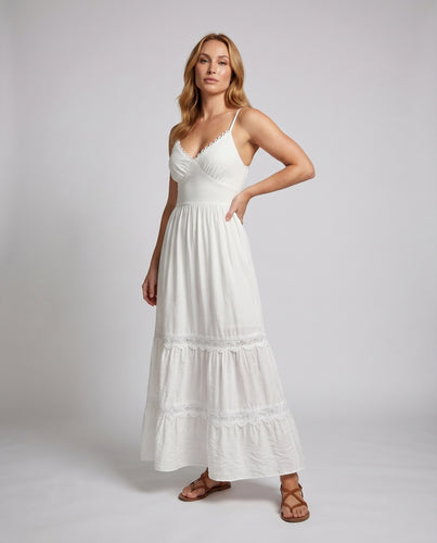 Damen Maxikleid mit verspieltem Rüschendesign und verstellbaren Spaghetti-Trägern