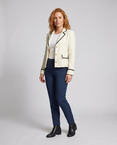 Damen modische Blazerjacke mit eleganter Paspelierung und praktischen Taschen