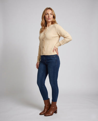 Damen Strickjacke mit herzförmigen Knöpfen und eleganter Perlenverzierung