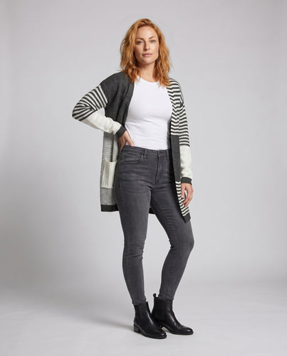 Damen Strickjacke mit modischem Blockstreifen-Design und praktischen Taschen