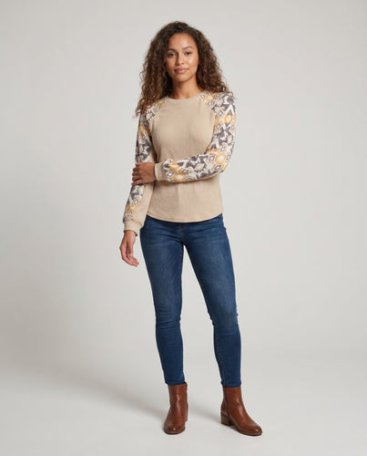 Damen Strickoberteil mit bunten Ärmel-Details