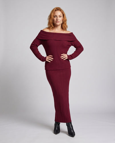 Damen Strickset mit schulterfreiem Oberteil und elegantem Taillenrock