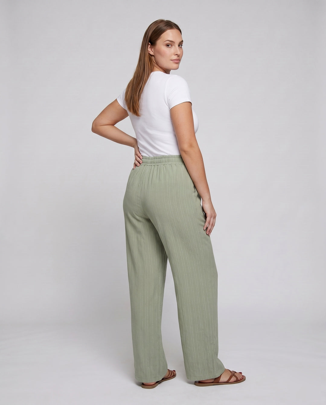 Product 15636321304906 - back_view