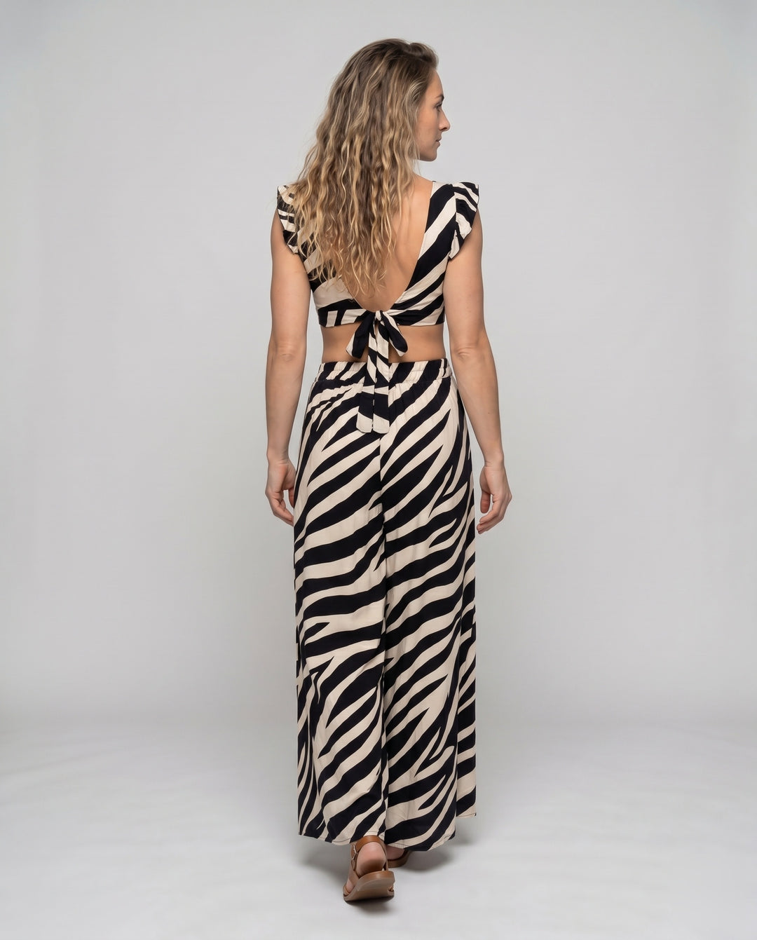 Product 15636323270986 - back_view