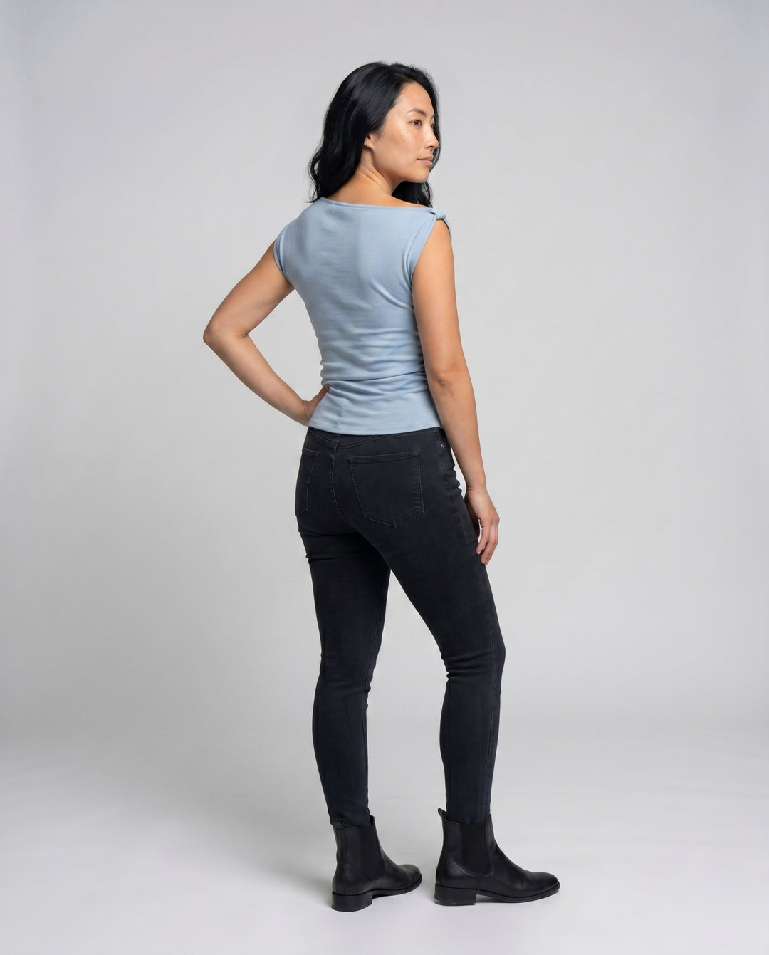 Product 15636486783306 - back_view